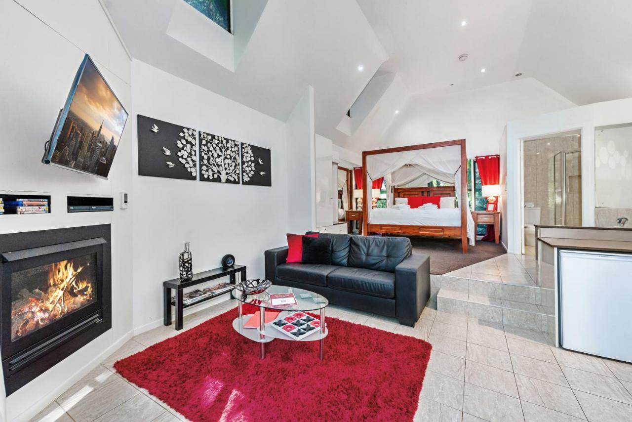 Chalet On Gallery Walk - King Bed, Spa, Fireplace, Wifi & Netflix, Linger A While Mount Tamborine Bagian luar foto