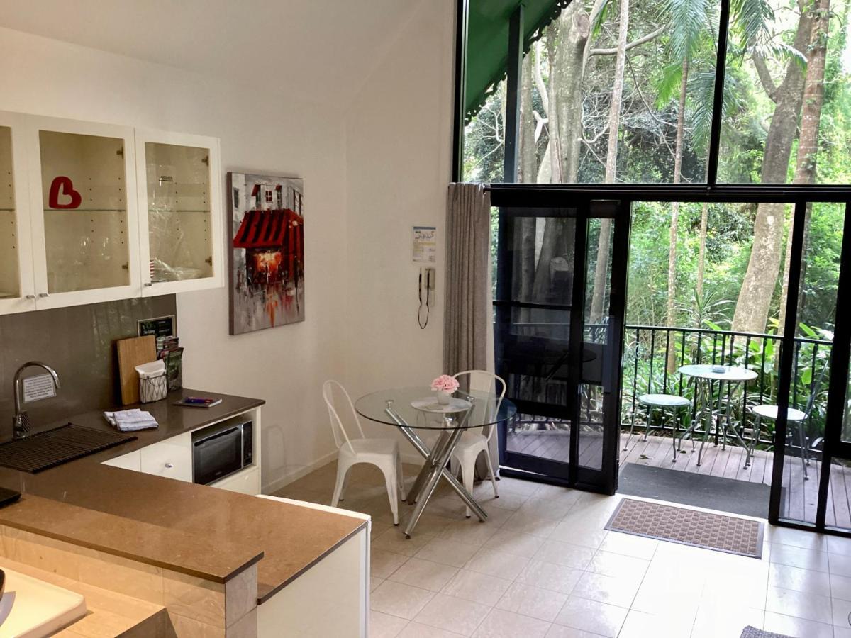 Chalet On Gallery Walk - King Bed, Spa, Fireplace, Wifi & Netflix, Linger A While Mount Tamborine Bagian luar foto
