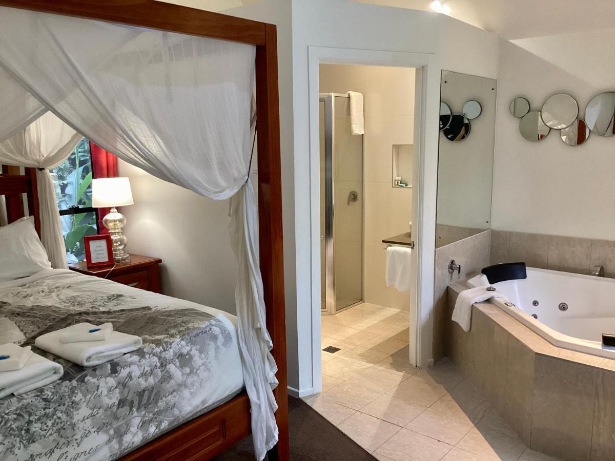 Chalet On Gallery Walk - King Bed, Spa, Fireplace, Wifi & Netflix, Linger A While Mount Tamborine Bagian luar foto