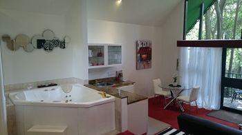 Chalet On Gallery Walk - King Bed, Spa, Fireplace, Wifi & Netflix, Linger A While Mount Tamborine Bagian luar foto