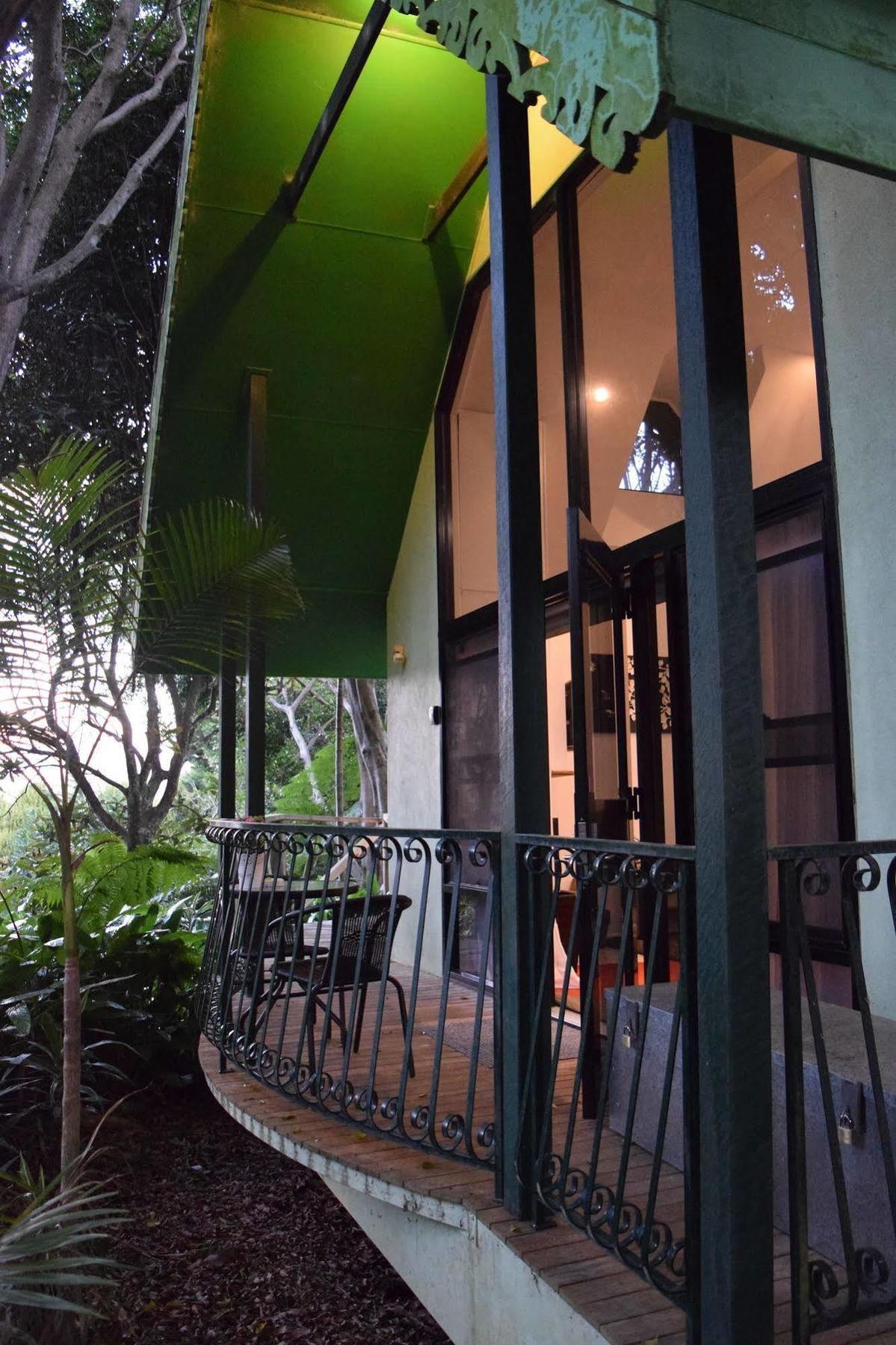 Chalet On Gallery Walk - King Bed, Spa, Fireplace, Wifi & Netflix, Linger A While Mount Tamborine Bagian luar foto